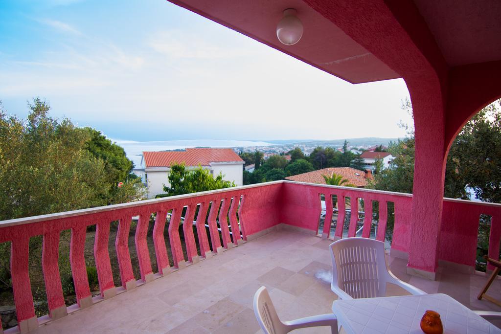 Apartmani Zuzic Krk Town Rum bild