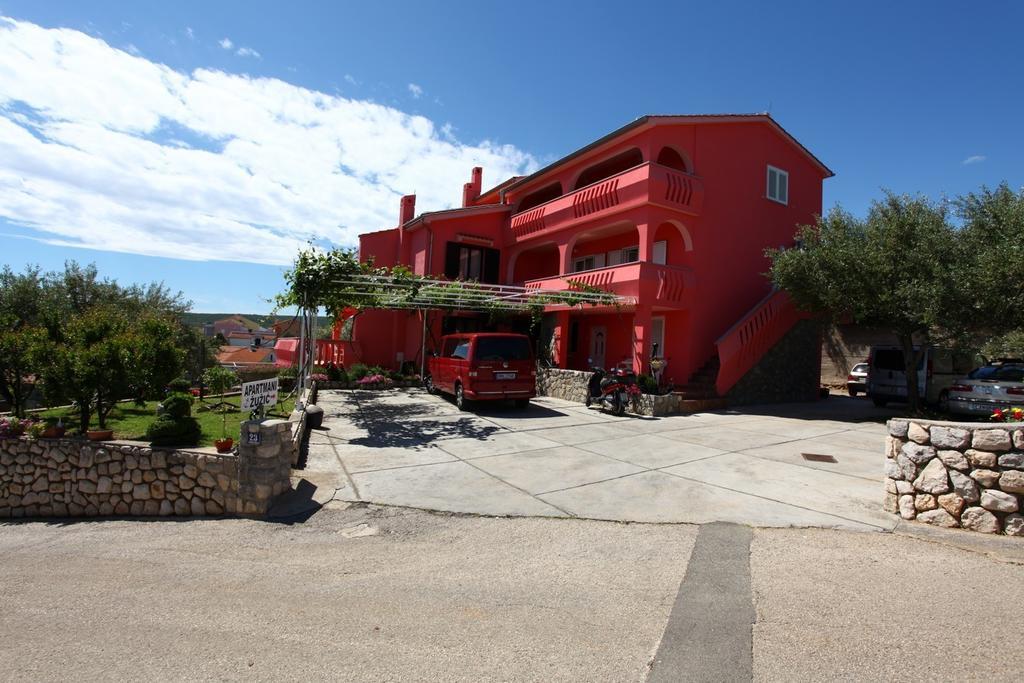Apartmani Zuzic Krk Town Exteriör bild